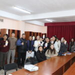 2024-жылдын 13-мартында Кыргыз Республикасынын Депозиттерди коргоо боюнча Агенттигинин кызматкерлери 2024 Глобалдык акча жумалыгы алкагында К.Карасаев атындагы Бишкек мамлекеттик университетинин кытай тили факультетинин 1-3-курстарынын студенттери үчүн депозиттерди коргоо системасы боюнча конок лекциясын өткөрүштү.